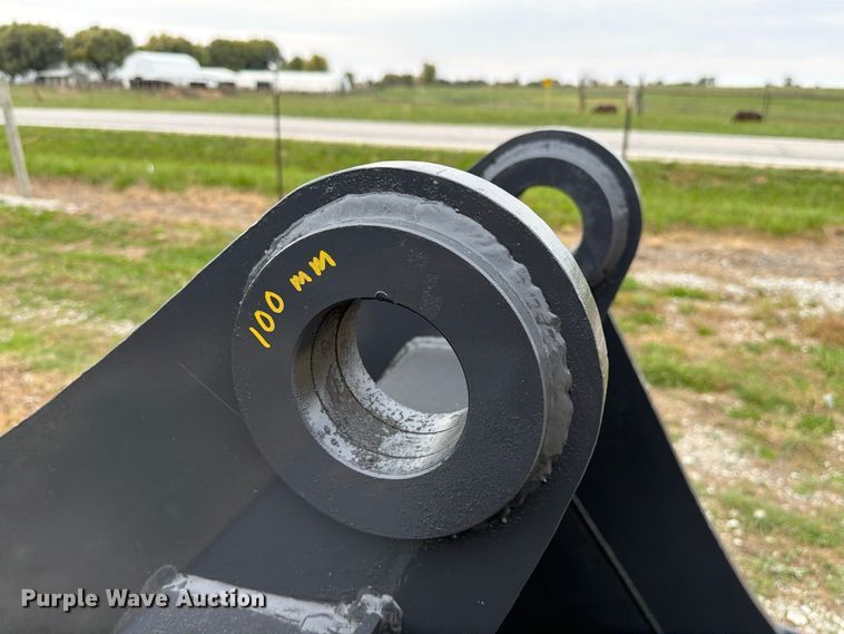 image for item FK4210 (2) excavator buckets