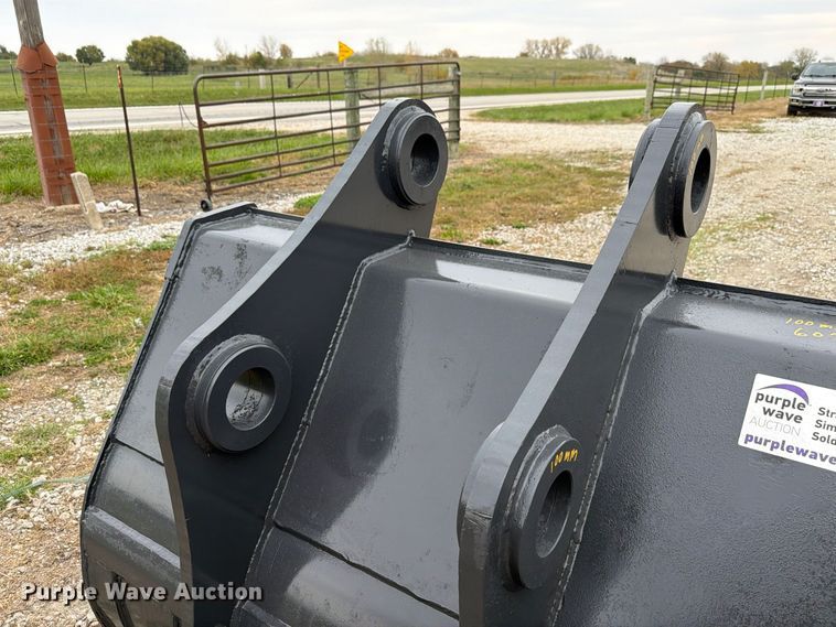 image for item FK4210 (2) excavator buckets