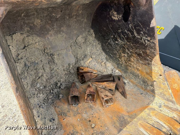 image for item FK4210 (2) excavator buckets