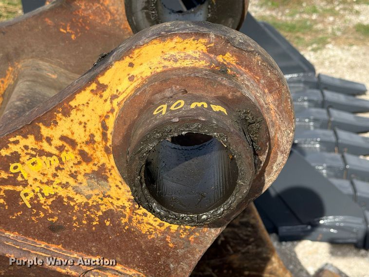image for item FK4210 (2) excavator buckets
