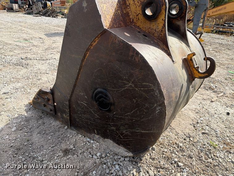 image for item FK4210 (2) excavator buckets