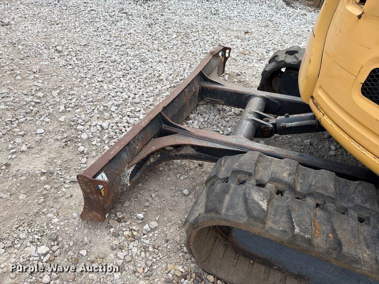 image for item FK4211 2015 John Deere 50G mini excavator