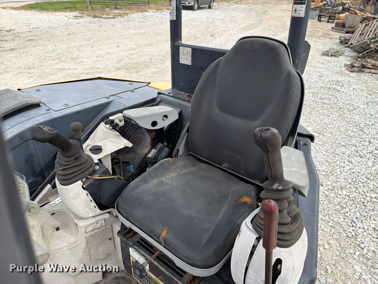 image for item FK4211 2015 John Deere 50G mini excavator
