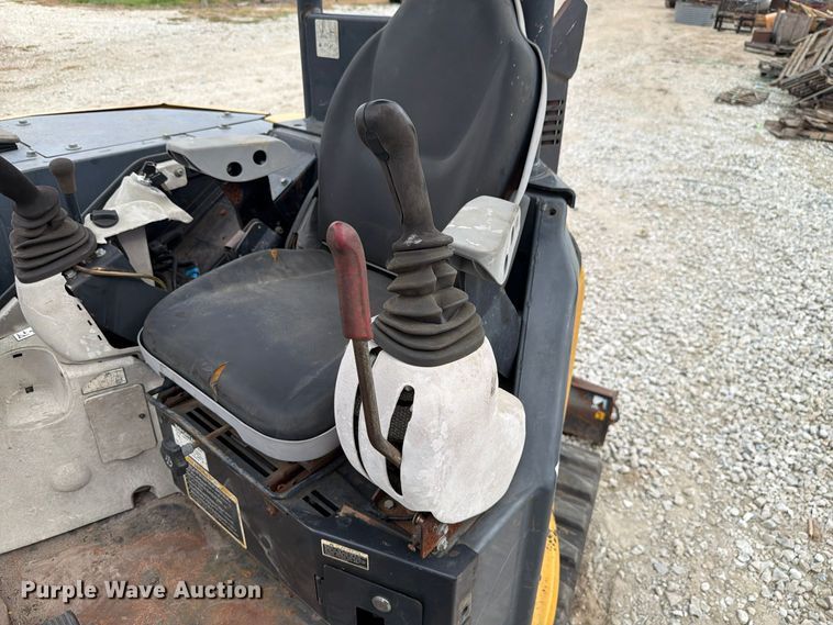 image for item FK4211 2015 John Deere 50G mini excavator