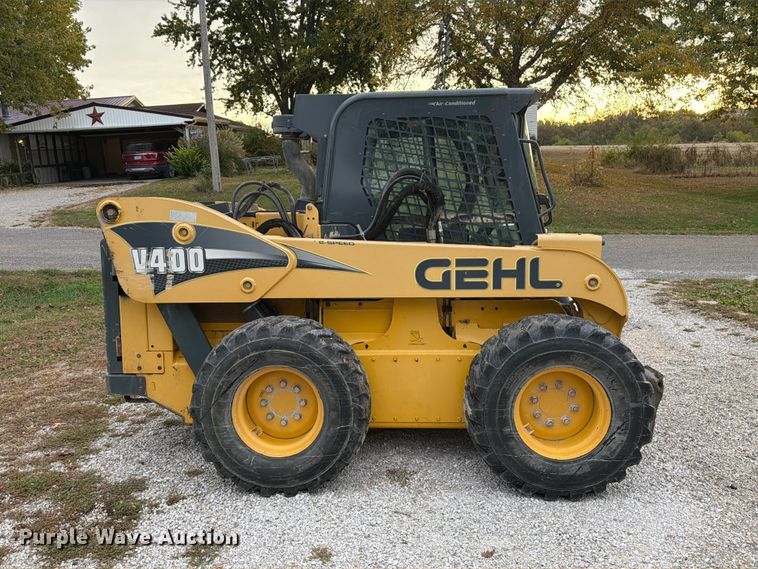 image for item FM6632 2015 Gehl V400 skid steer loader