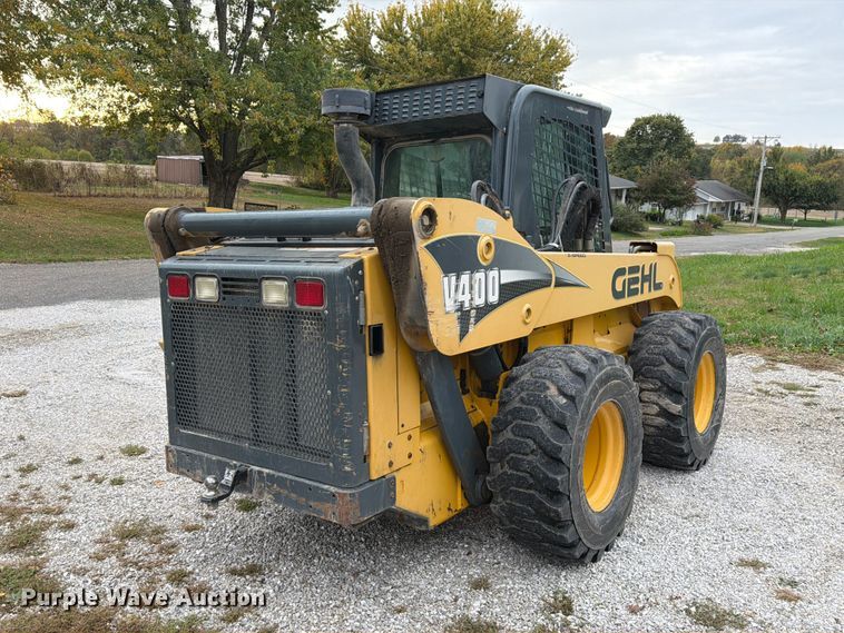 image for item FM6632 2015 Gehl V400 skid steer loader