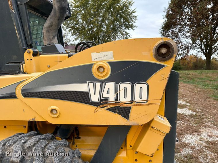 image for item FM6632 2015 Gehl V400 skid steer loader