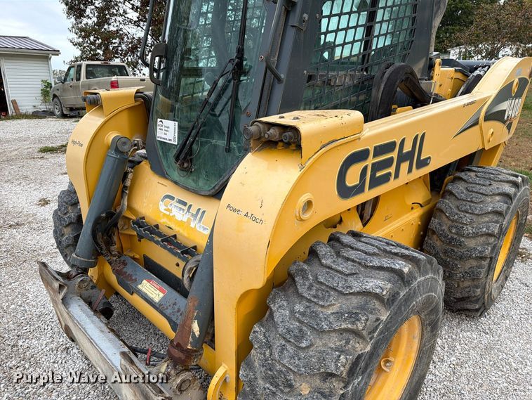 image for item FM6632 2015 Gehl V400 skid steer loader