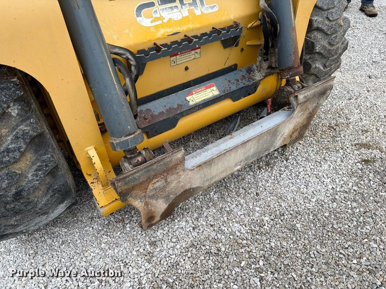 image for item FM6632 2015 Gehl V400 skid steer loader