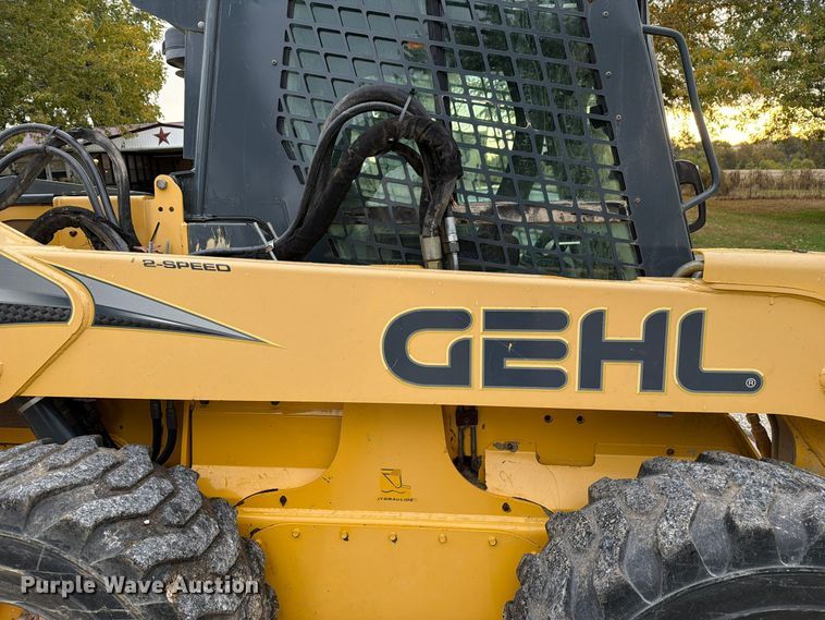 image for item FM6632 2015 Gehl V400 skid steer loader