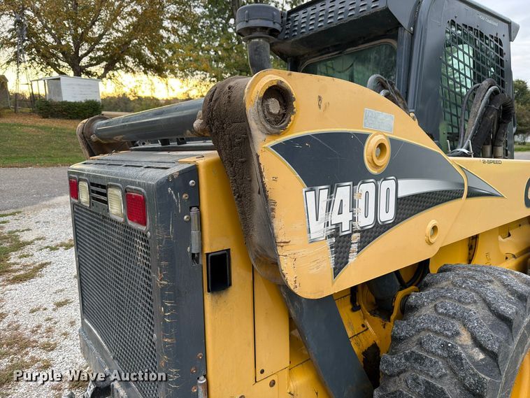 image for item FM6632 2015 Gehl V400 skid steer loader