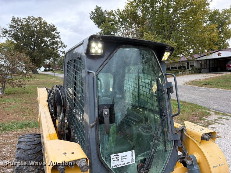 image for item FM6632 2015 Gehl V400 skid steer loader