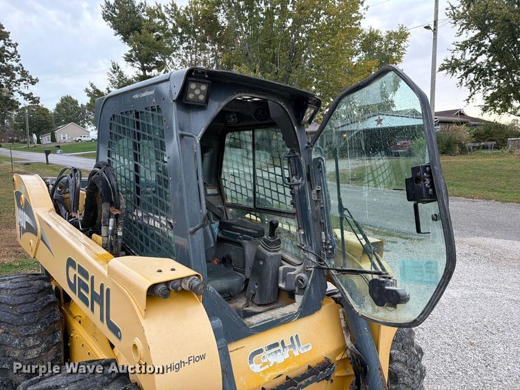 image for item FM6632 2015 Gehl V400 skid steer loader