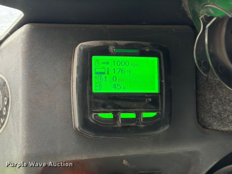 image for item FM6632 2015 Gehl V400 skid steer loader