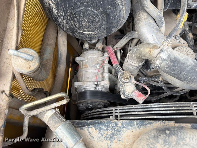 image for item FM6632 2015 Gehl V400 skid steer loader