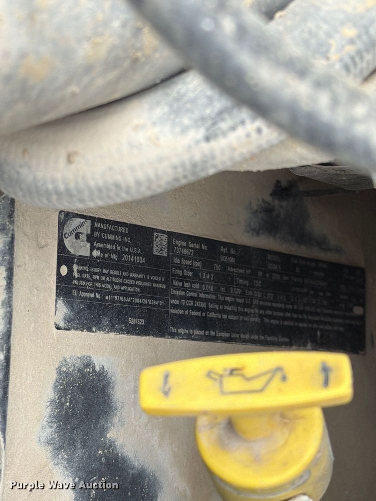 image for item FM6632 2015 Gehl V400 skid steer loader