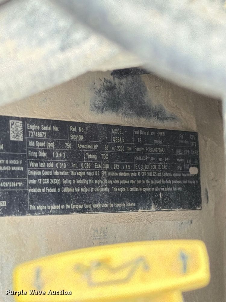 image for item FM6632 2015 Gehl V400 skid steer loader