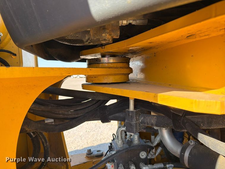 image for item FM6637 2015 John Deere 624K wheel loader