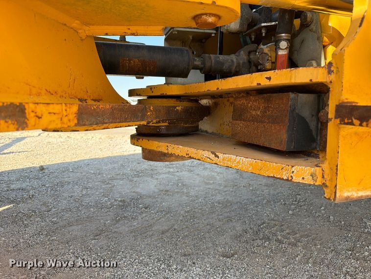 image for item FM6637 2015 John Deere 624K wheel loader