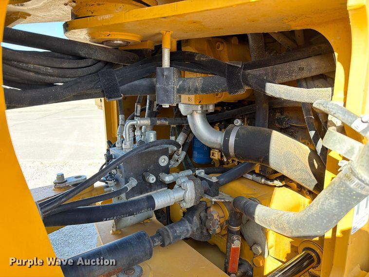 image for item FM6637 2015 John Deere 624K wheel loader