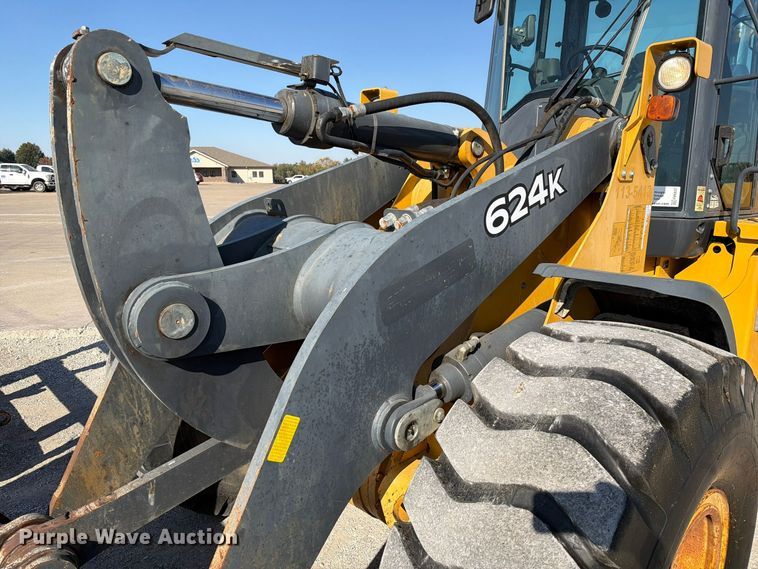 image for item FM6637 2015 John Deere 624K wheel loader