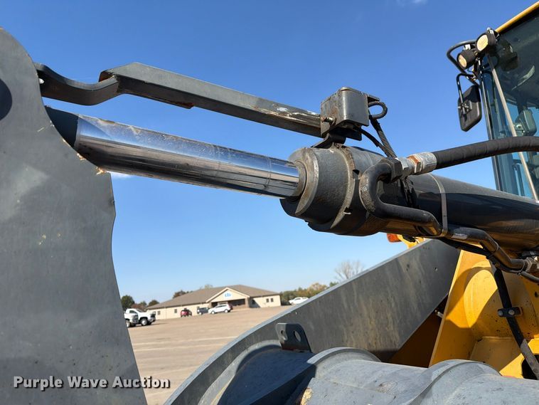 image for item FM6637 2015 John Deere 624K wheel loader