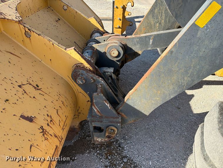 image for item FM6637 2015 John Deere 624K wheel loader