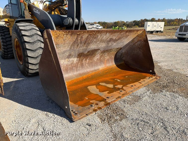 image for item FM6637 2015 John Deere 624K wheel loader