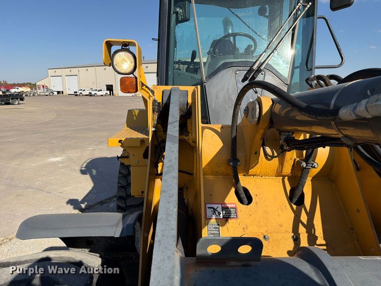 image for item FM6637 2015 John Deere 624K wheel loader