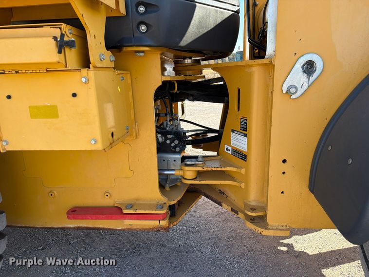image for item FM6637 2015 John Deere 624K wheel loader