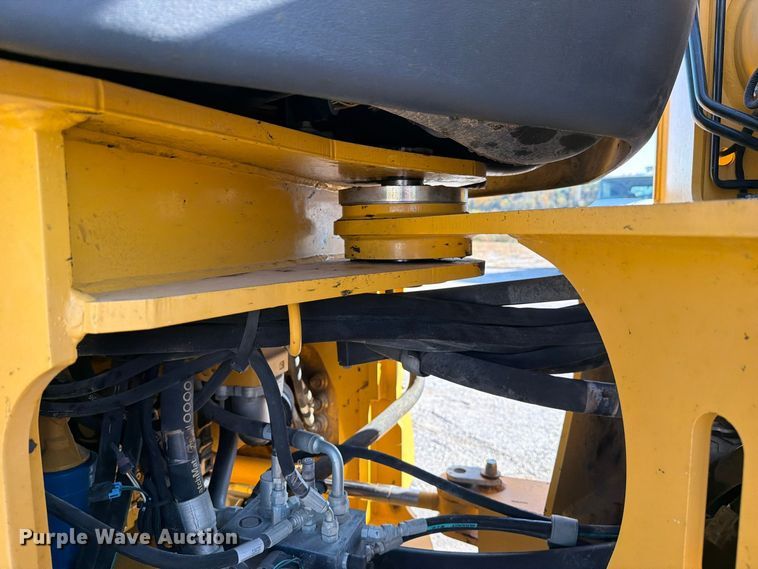 image for item FM6637 2015 John Deere 624K wheel loader