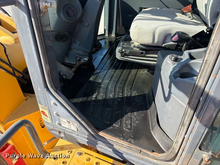 image for item FM6637 2015 John Deere 624K wheel loader