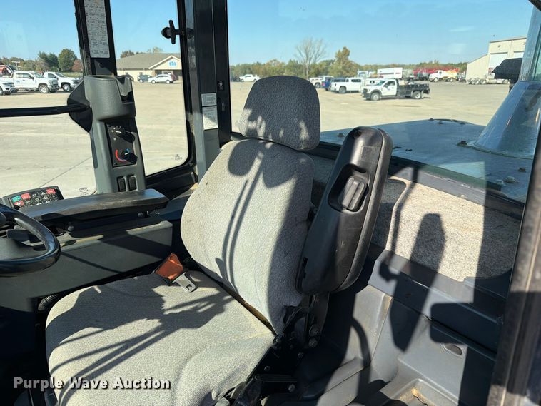 image for item FM6637 2015 John Deere 624K wheel loader