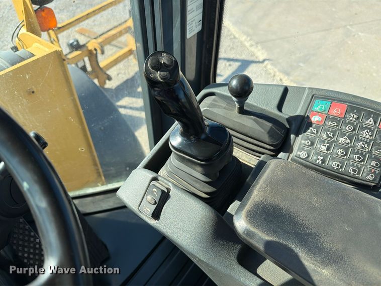 image for item FM6637 2015 John Deere 624K wheel loader