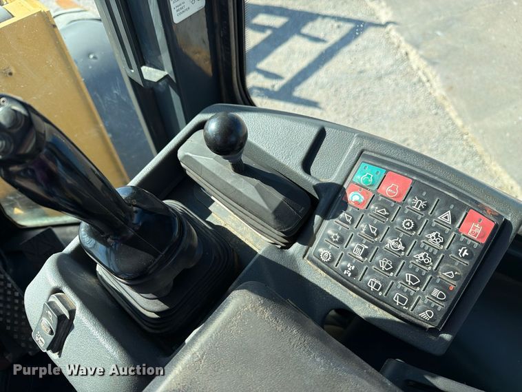 image for item FM6637 2015 John Deere 624K wheel loader