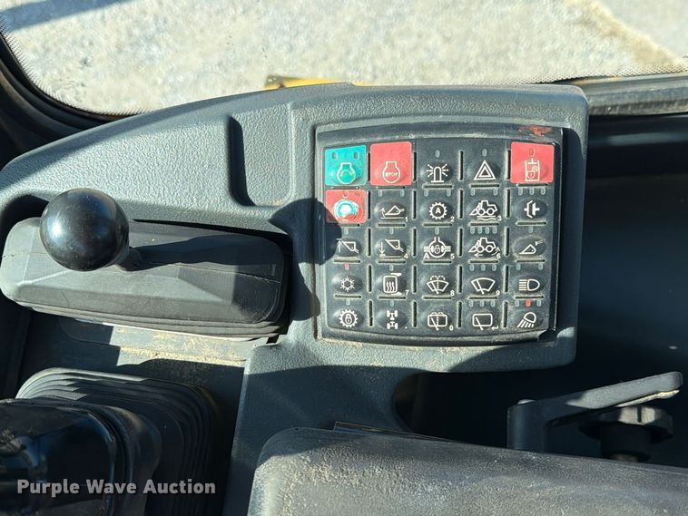 image for item FM6637 2015 John Deere 624K wheel loader