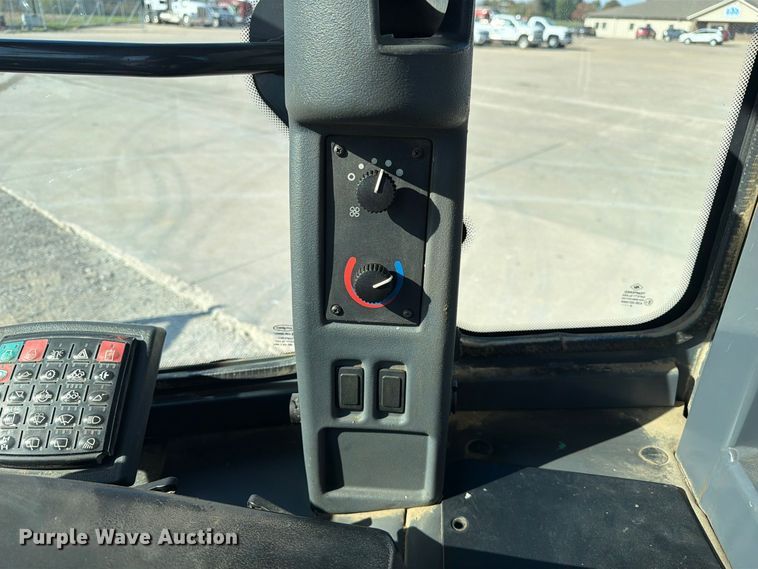 image for item FM6637 2015 John Deere 624K wheel loader