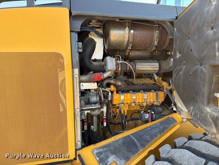 image for item FM6637 2015 John Deere 624K wheel loader