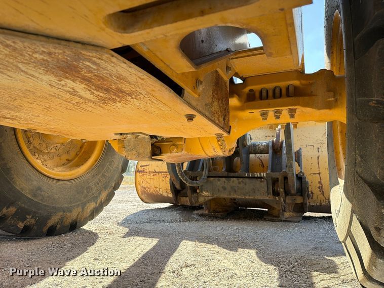 image for item FM6637 2015 John Deere 624K wheel loader