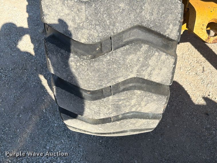 image for item FM6637 2015 John Deere 624K wheel loader