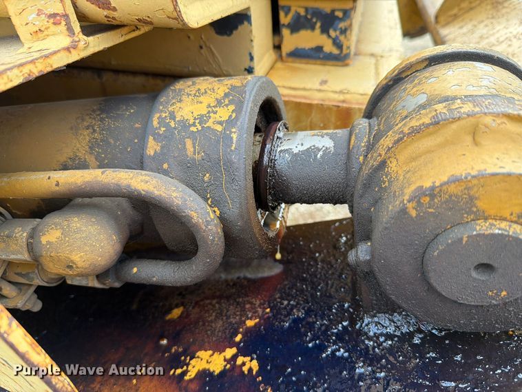 image for item FN1562 1984 Caterpillar 953 track loader