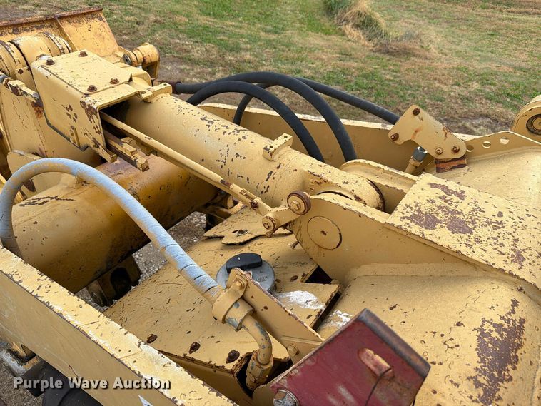 image for item FN1562 1984 Caterpillar 953 track loader