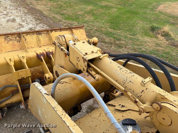 image for item FN1562 1984 Caterpillar 953 track loader