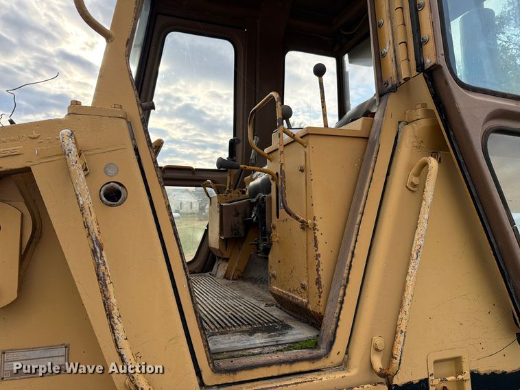 image for item FN1562 1984 Caterpillar 953 track loader