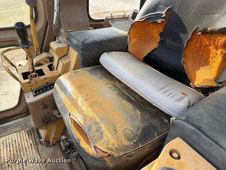 image for item FN1562 1984 Caterpillar 953 track loader