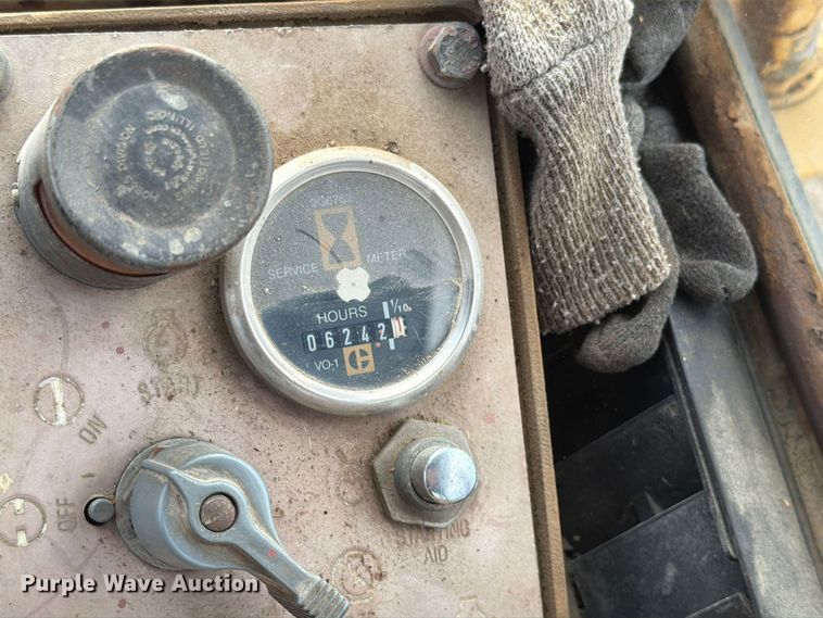 image for item FN1562 1984 Caterpillar 953 track loader