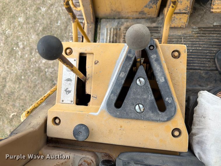 image for item FN1562 1984 Caterpillar 953 track loader