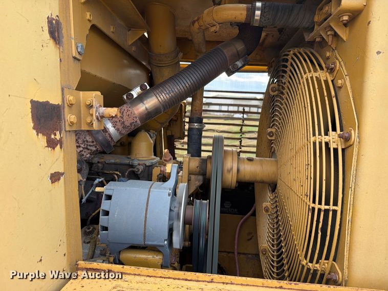 image for item FN1562 1984 Caterpillar 953 track loader