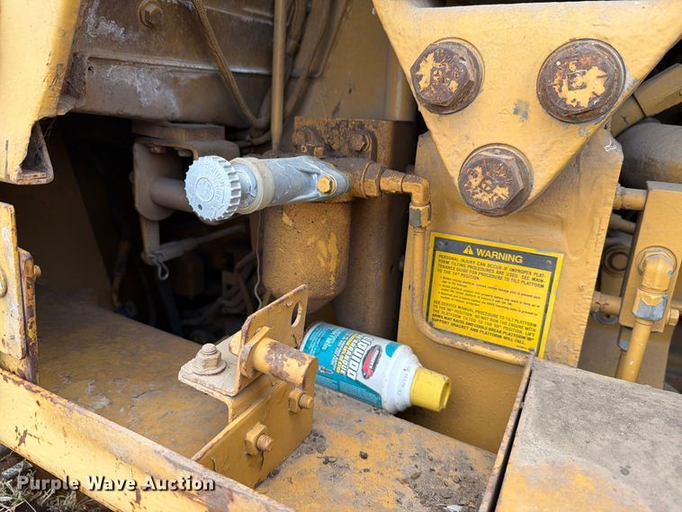 image for item FN1562 1984 Caterpillar 953 track loader