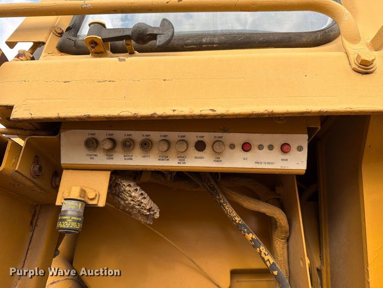 image for item FN1562 1984 Caterpillar 953 track loader